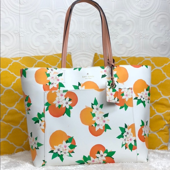 kate spade Handbags - 🌸OFFERS?🌸Kate Spade All Leather Orange Tote